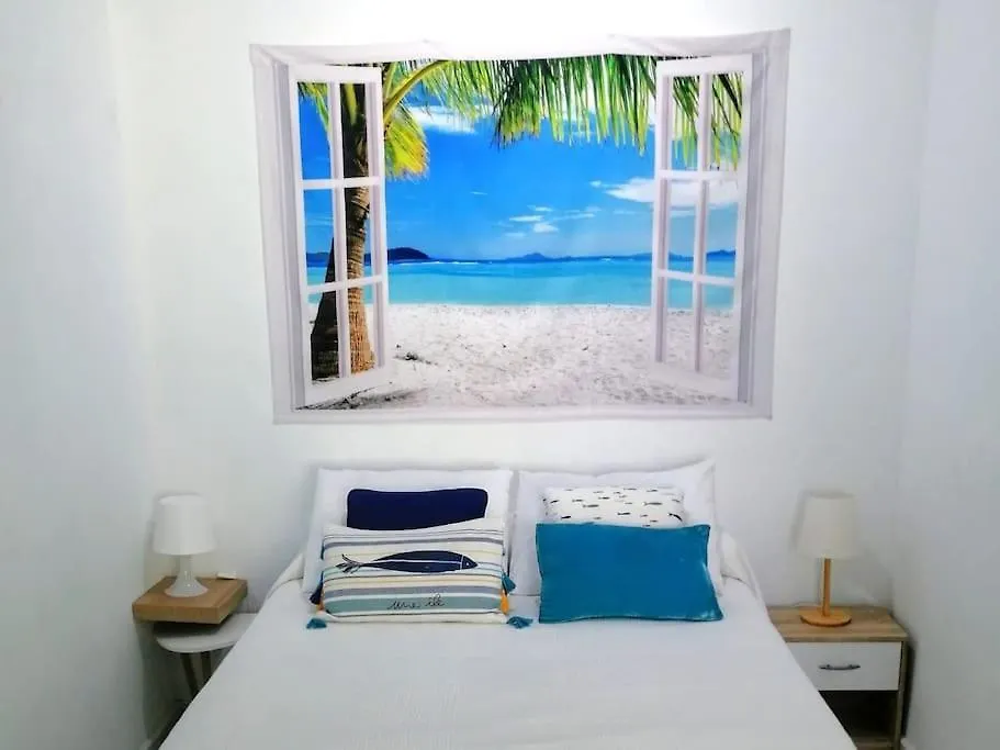 Apartamento Centrico A 5 Min De La Playa サロウ アパート